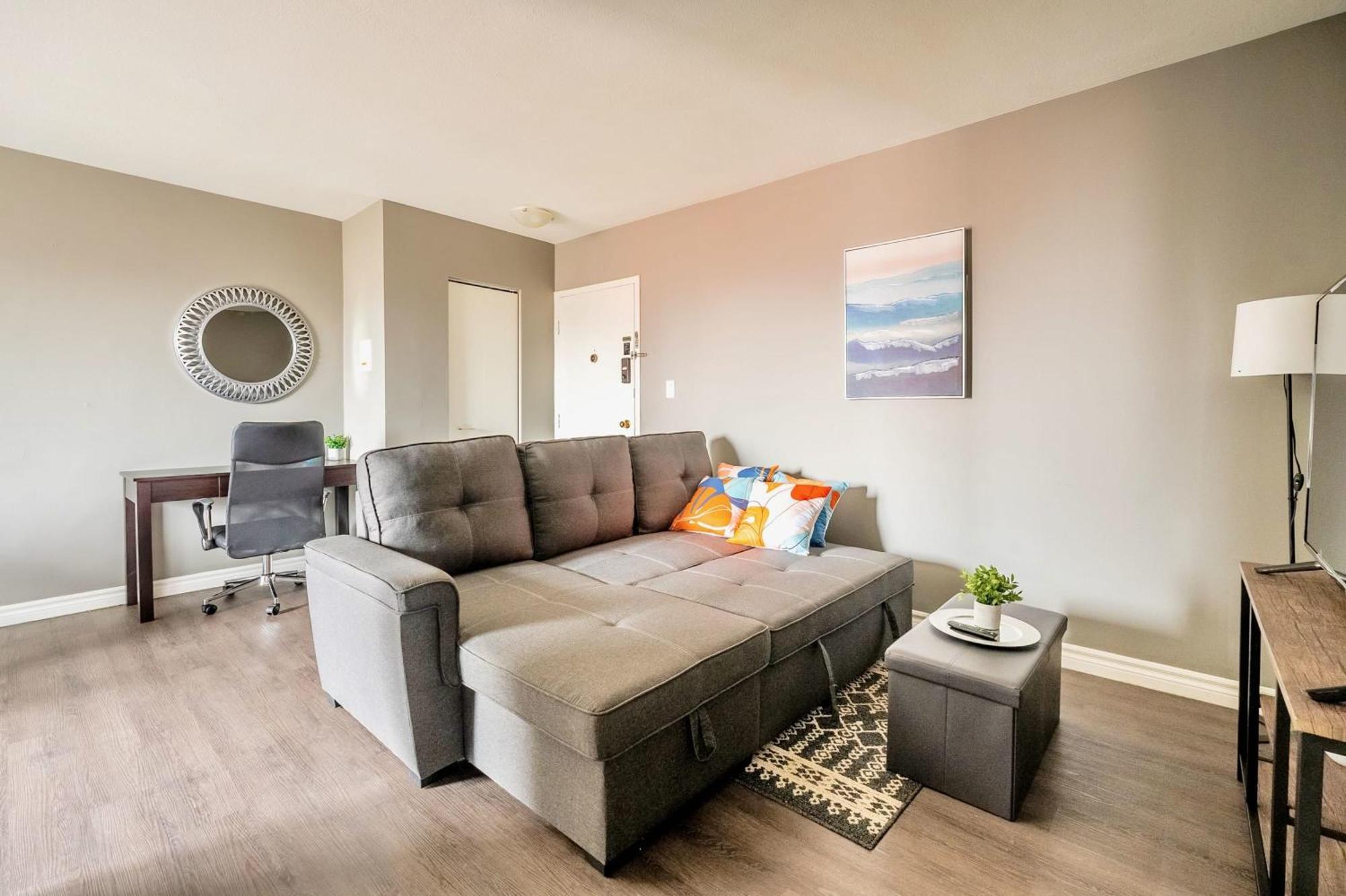 Newly Renovated 2br Unit In Glenview West * Hamilton
